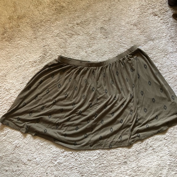 Old Navy Olive Skirt Size XL - Picture 2 of 3